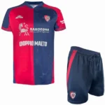 Cagliari Calcio Niños Conjunto 2025 2026 Casa Rojo - Cagliari Calcio Niños Barata | tiendasdefutboles