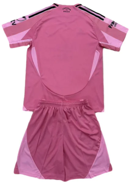 Casa Conjunto De Niños Inter Miami 2025 2026 Rosa Inter Miami Niños Conjunto 2025 2026 Casa Rosa - Equipacion Inter Miami Niños | tiendasdefutboles
