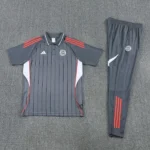 Conjunto Completo Polo Bayern Múnich 2026 2027 Gris Rojo Blanco