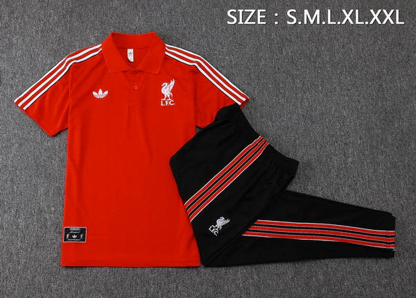 Conjunto Completo Polo Liverpool 2025 2026 Rojo Negro Liverpool Conjunto 2025 2026 Rojo - Maglia Liverpool | tiendasdefutboles
