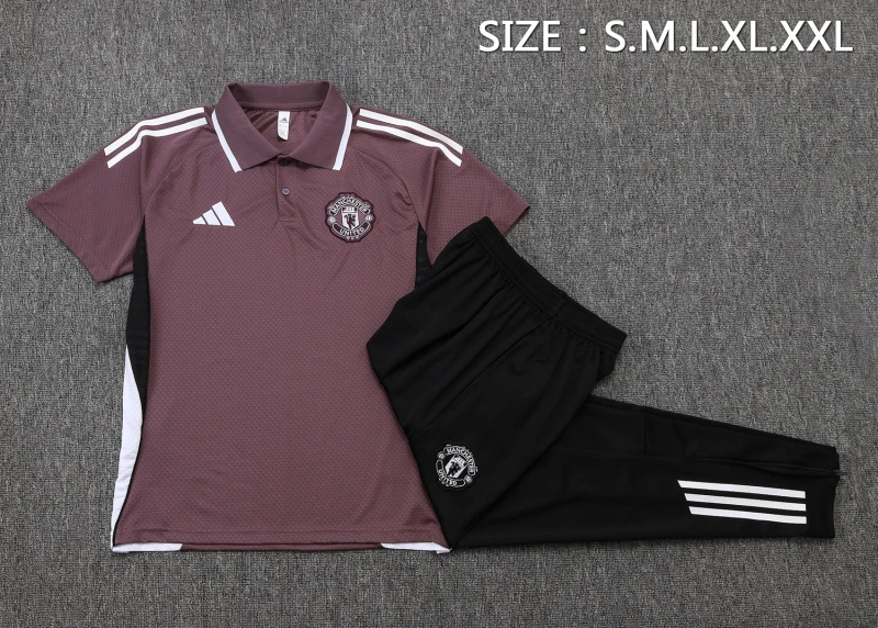 Conjunto Completo Polo Manchester United 2025 2026 Purpura Negro Manchester United Conjunto 2025 2026 Púrpura - Maglia Manchester United | tiendasdefutboles