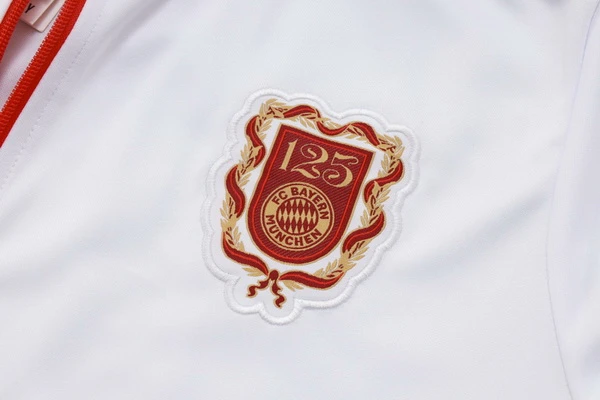 Conjunto Completo Ropa Deportiva Con Cremallera Larga Bayern Múnich 2025 2026 Blanco Rojo Bayern Múnich Conjunto 2025 2026 Blanco - Tuta Bayern Múnich | tiendasdefutboles