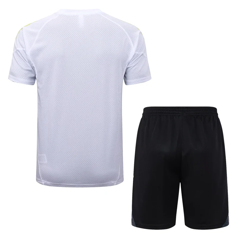 Entrenamiento Conjunto Completo Juventus 2025 2026 Blanco I Rosa Negro Juventus Conjunto 2025 2026 Blanco - Equipación Juventus | tiendasdefutboles