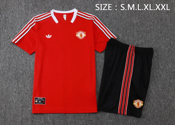 Entrenamiento Conjunto Completo Manchester United 2025 2026 Rojo Negro Manchester United Conjunto 2025 2026 Rojo - Maglia Manchester United | tiendasdefutboles