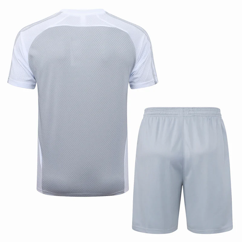 Entrenamiento Conjunto Completo Real Madrid 2025 2026 Gris Blanco Real Madrid Conjunto 2025 2026 Gris - Maglia Real Madrid | tiendasdefutboles