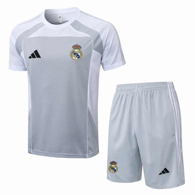 Entrenamiento Conjunto Completo Real Madrid 2025 2026 Gris Blanco Real Madrid Conjunto 2025 2026 Gris - Maglia Real Madrid | tiendasdefutboles