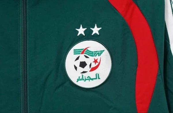 Rompevientos Argelia 2026 Verde Argelia Rompevientos 2026 Verde - Argelia Barata | tiendasdefutboles
