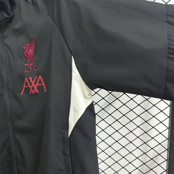 Rompevientos Liverpool 2025 2026 Negro Rojo Liverpool Rompevientos 2025 2026 Negro - Maglia Liverpool | tiendasdefutboles