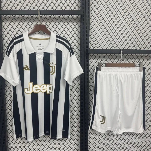 Casa Conjunto De Hombre Juventus 2026 2027 Blanco Negro Juventus Conjunto 2026 2027 Casa Blanco - Equipación Juventus | tiendasdefutboles