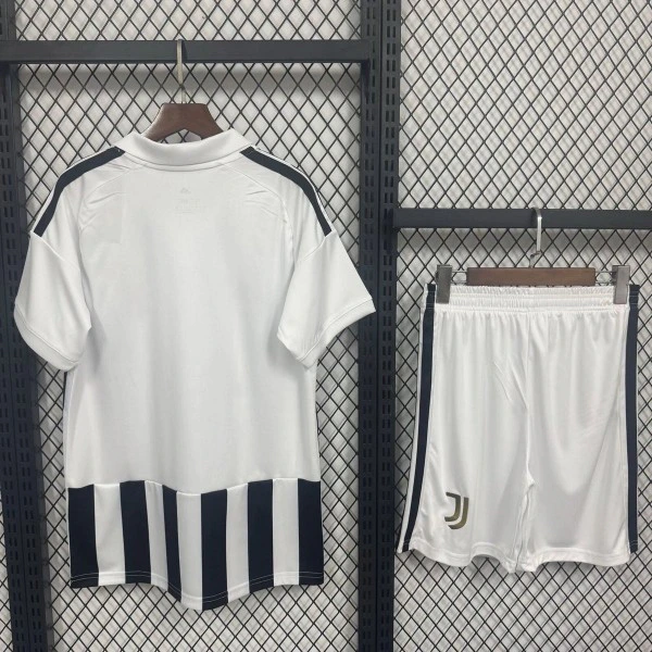Casa Conjunto De Hombre Juventus 2026 2027 Blanco Negro Juventus Conjunto 2026 2027 Casa Blanco - Equipación Juventus | tiendasdefutboles