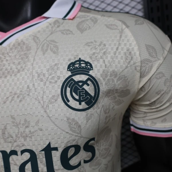 Especial Jugadores Camiseta Real Madrid 2026 2027 Amarillo Rosa Real Madrid Camiseta Edición Jugadores 2026 2027 Especial Amarilla - Camiseta Real Madrid | tiendasdefutboles
