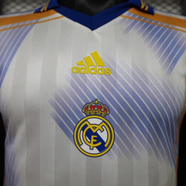 Especial Jugadores Camiseta Real Madrid 2026 2027 Blanco II Purpura Real Madrid Camiseta Edición Jugadores 2026 2027 Especial Blanca - Camiseta Real Madrid | tiendasdefutboles
